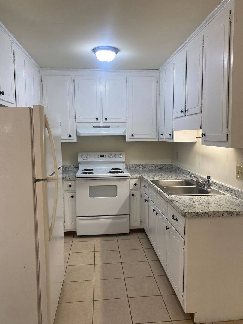 Apartment for rent at 272 Lawrenceville St, Jefferson, GA 30549