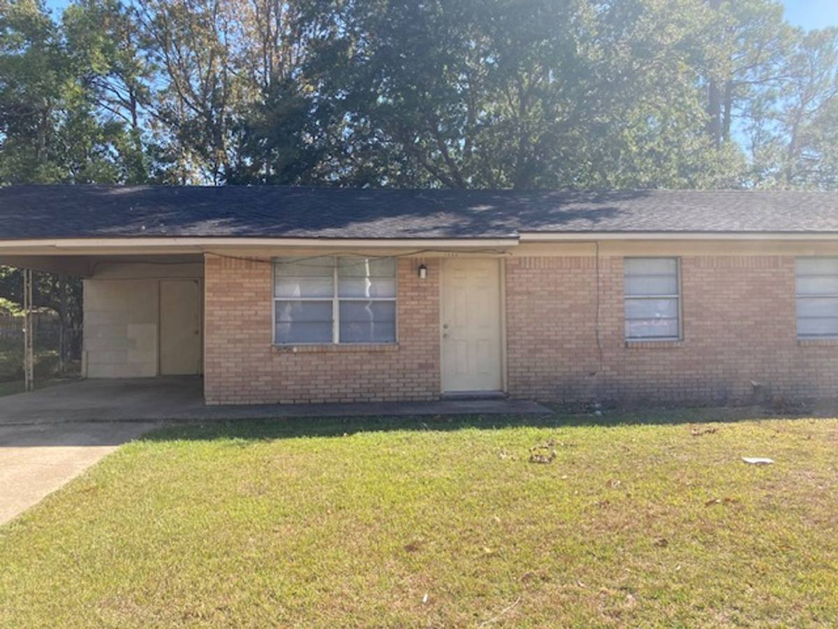 House for rent at 2606 W David Dr, Gulfport, MS 39503