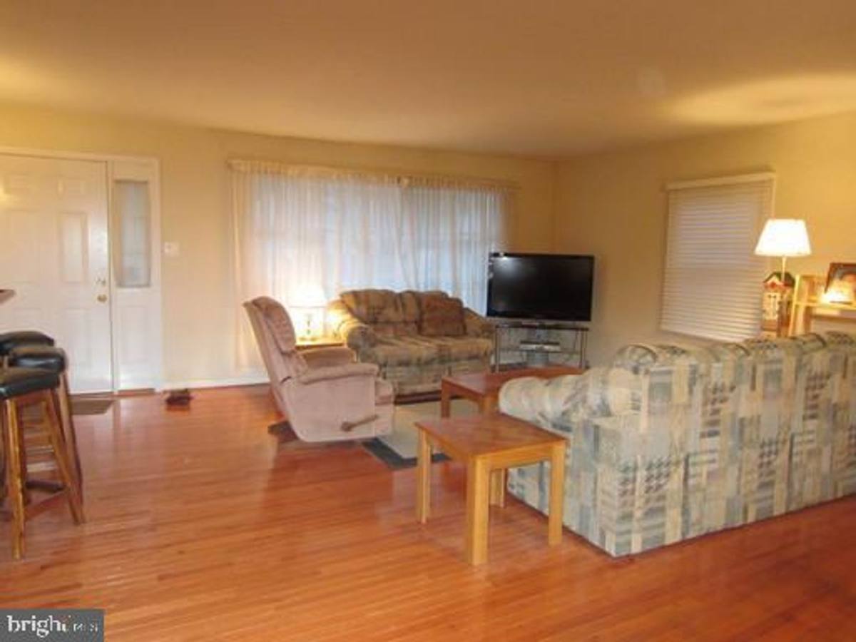 House for rent at 2131 Pimmit Dr, Falls Church, VA 22043