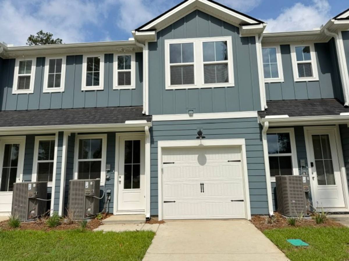 Townhouse for rent at 463 Martins Creek Blvd, Summerville, SC 29485