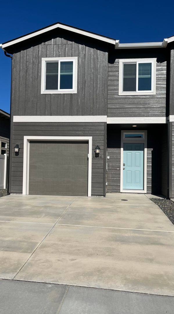 Townhouse for rent at 6604 W 36th Place, Kennewick, WA 99338