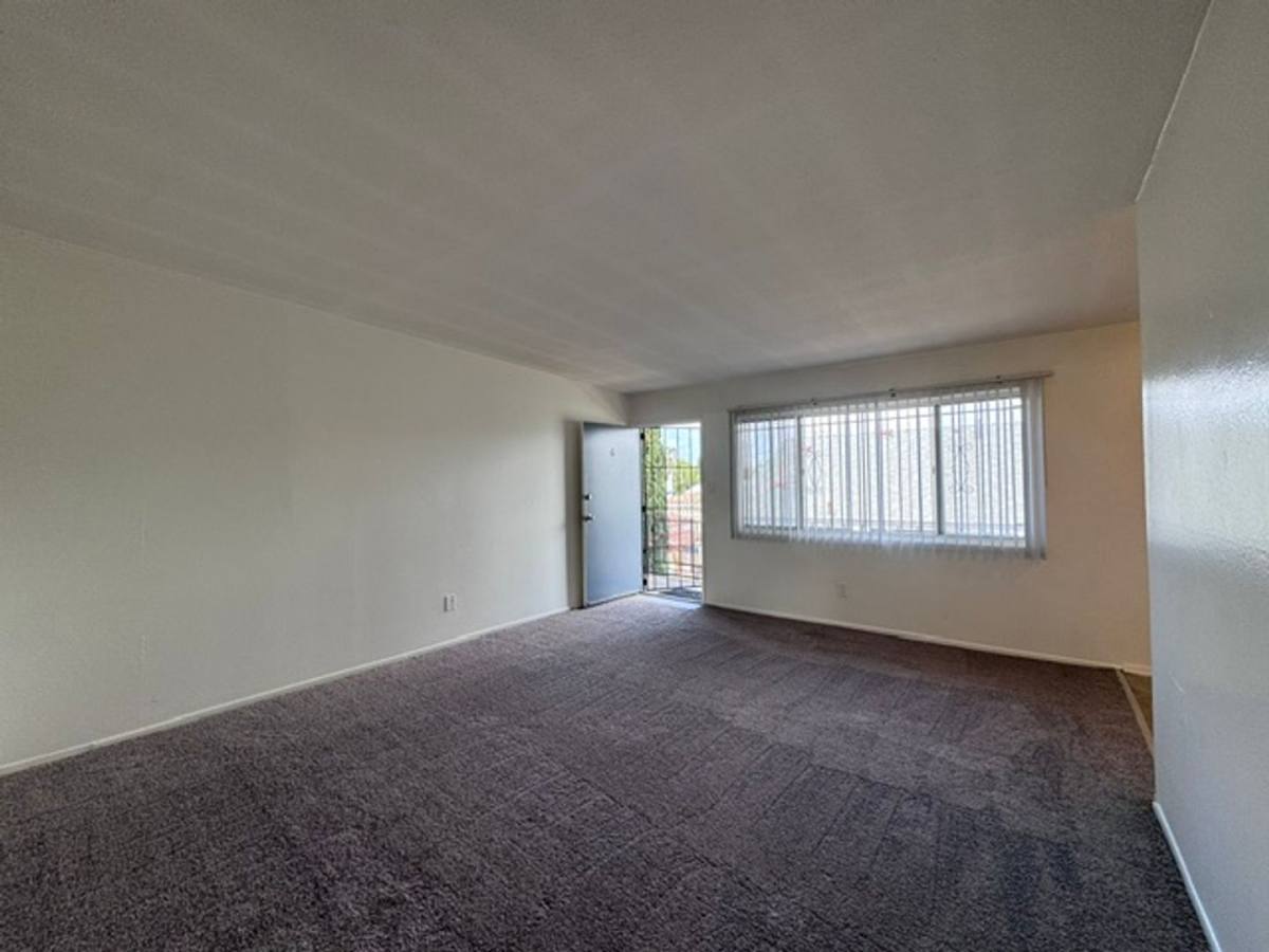 Apartment for rent at 1128 E 12th St, Long Beach, CA 90813