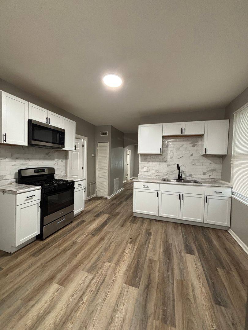 Apartment for rent at 3926 Butternut St, East Chicago, IN 46312