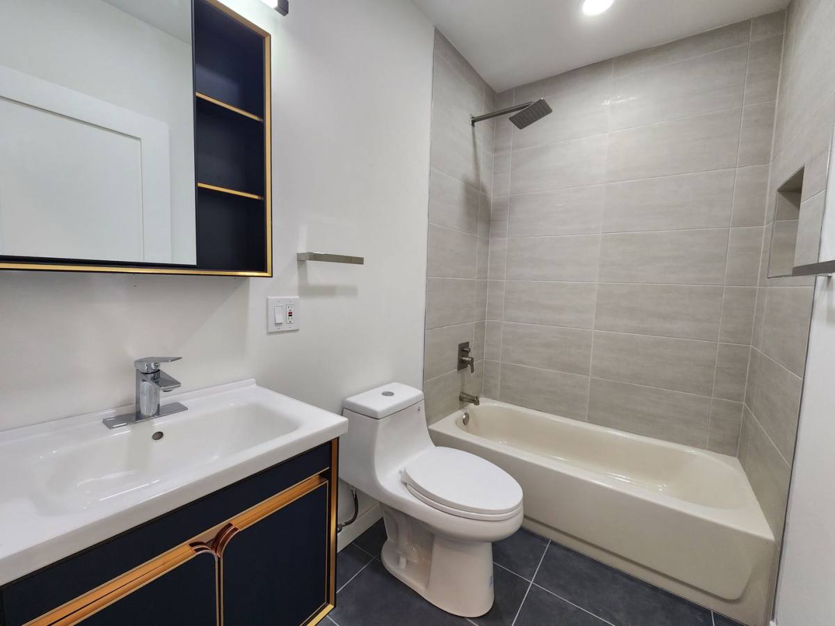 Apartment for rent at 856 N 22nd St #2, Philadelphia, PA 19130