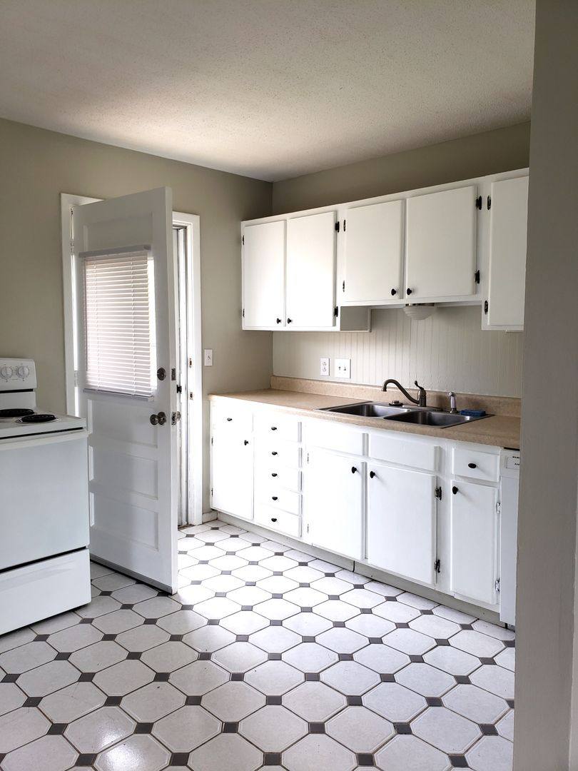 Apartment for rent at 1220 W Patterson Ave, Wichita, KS 67217