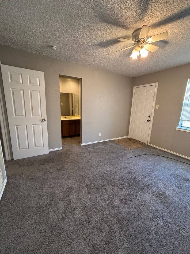 Apartment for rent at 6440 42 Woodbeach Dr, Fort Worth, TX 76133