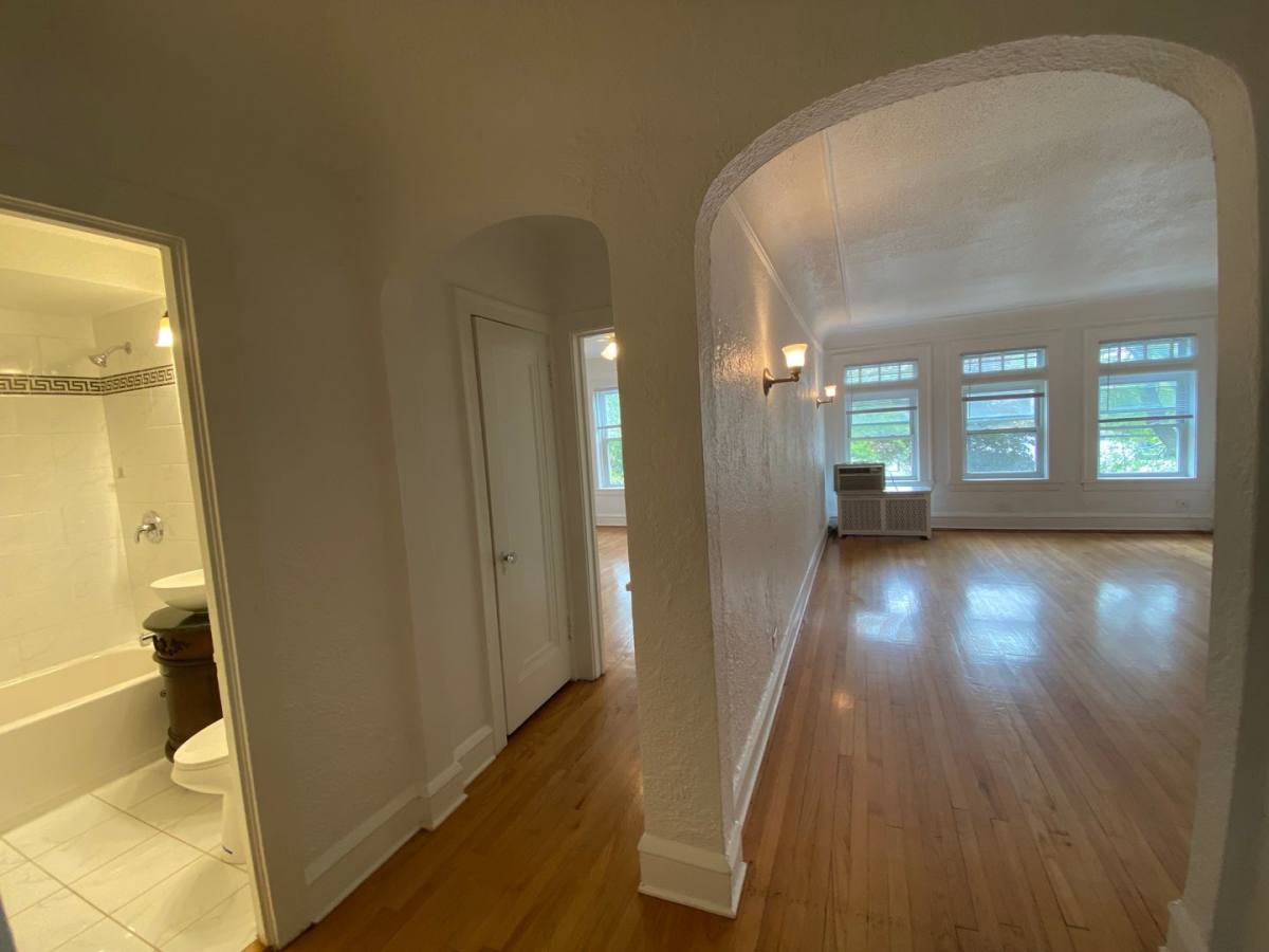 Apartment for rent at 6301-05 N Washtenaw Ave, Chicago, IL 60659