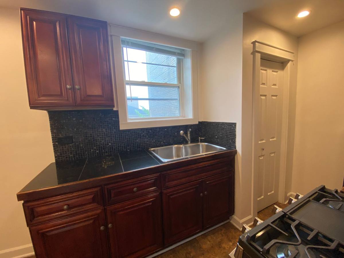 Apartment for rent at 6301-05 N Washtenaw Ave, Chicago, IL 60659