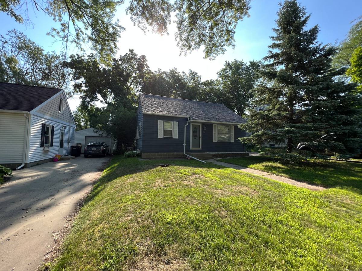 House for rent at 304 18 1 2 Ave SW, Rochester, MN 55902
