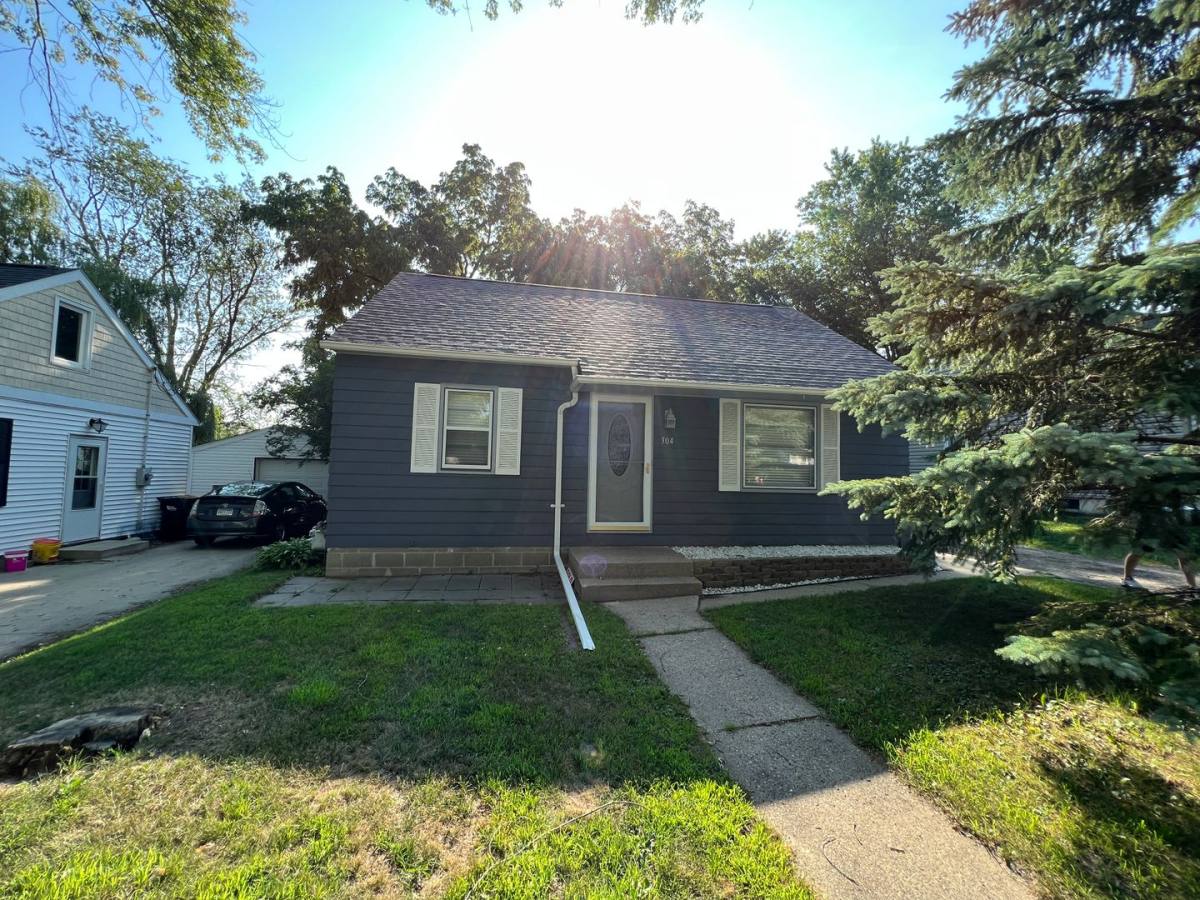 House for rent at 304 18 1 2 Ave SW, Rochester, MN 55902
