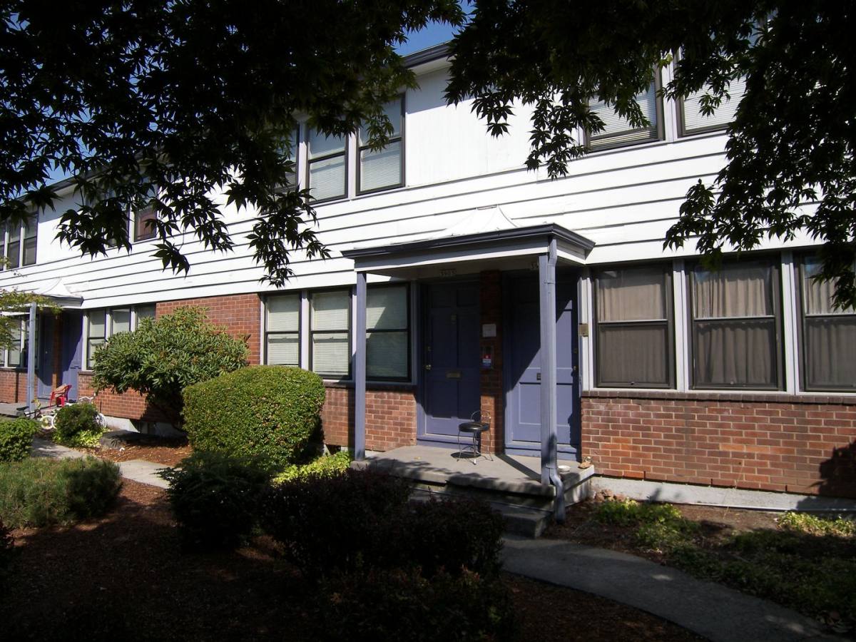 Apartment for rent at 3903-3921 SE Cesar Chavez, Portland, OR 97202