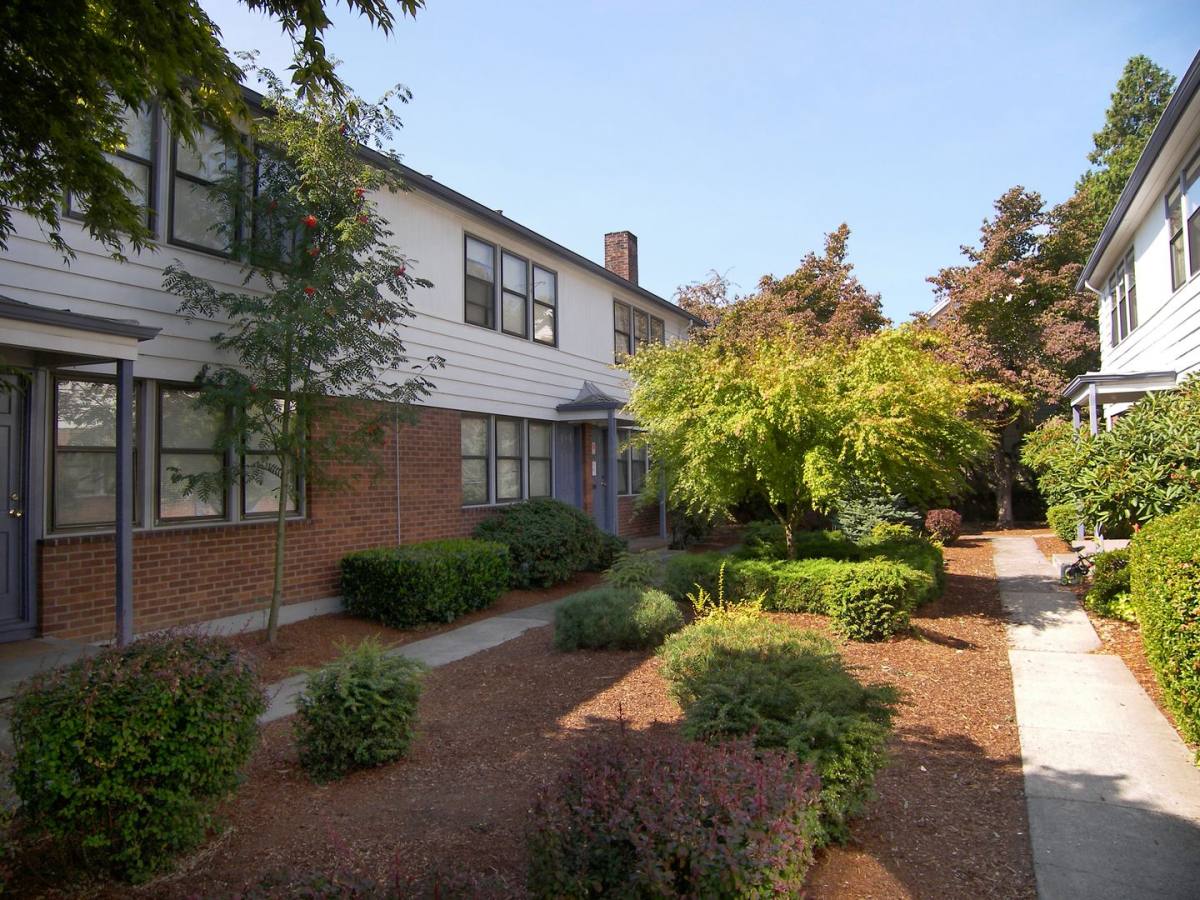 Apartment for rent at 3903-3921 SE Cesar Chavez, Portland, OR 97202