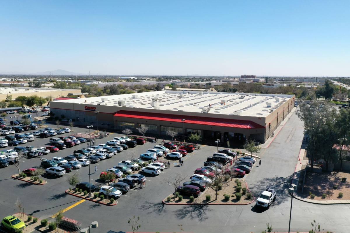 Condo for rent at 10610 S 48th St, Phoenix, AZ 85044