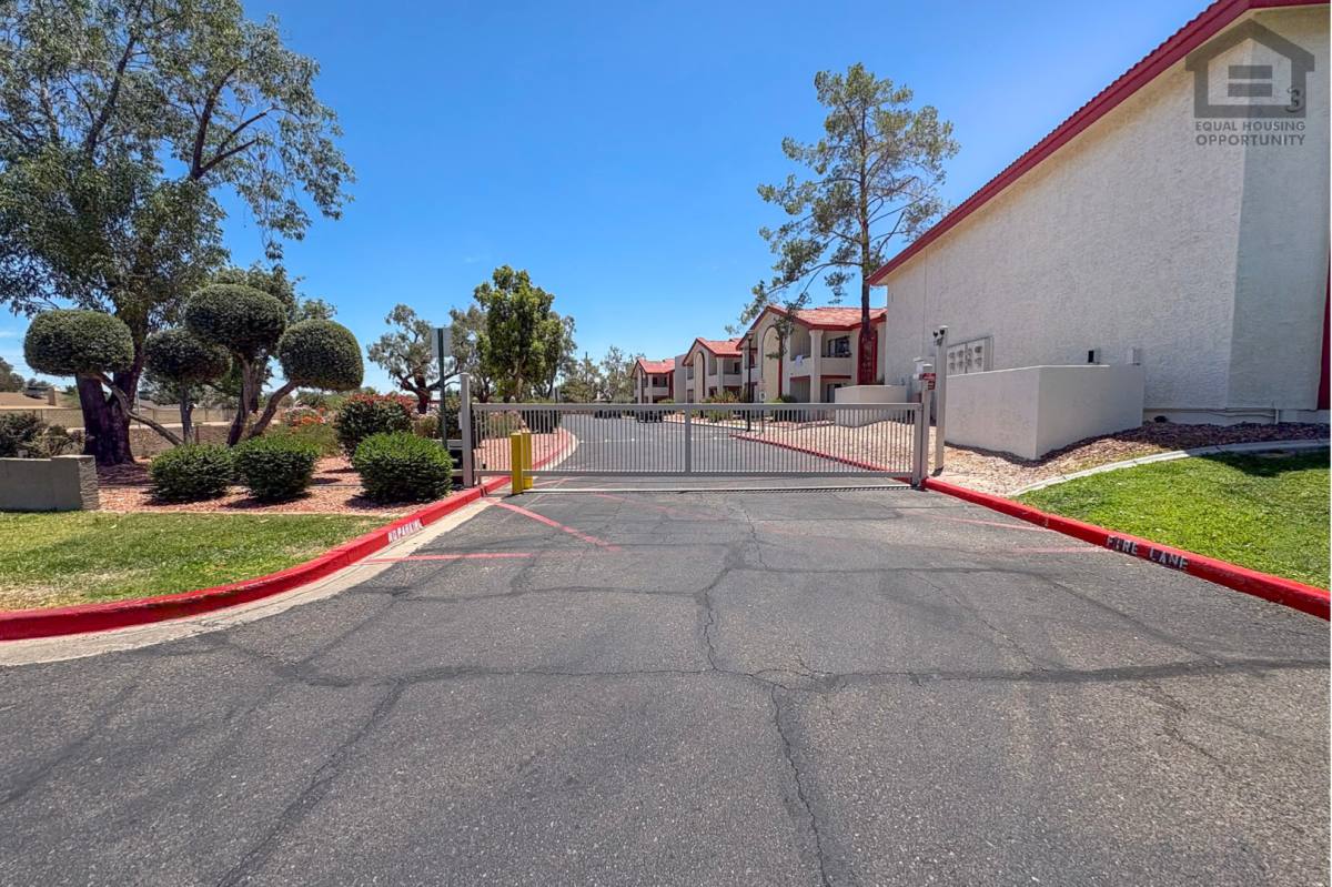 Condo for rent at 10610 S 48th St, Phoenix, AZ 85044