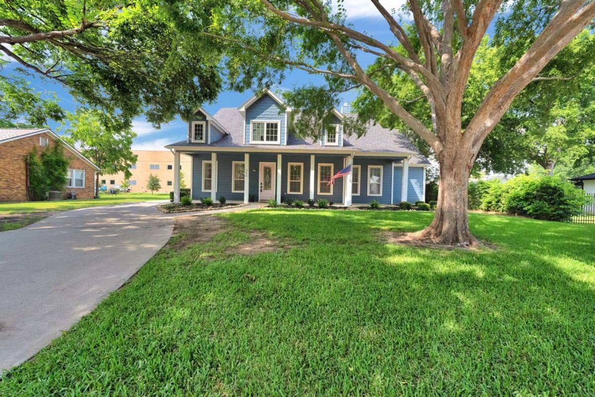 House for rent at 305 Main St, Roanoke, TX 76262