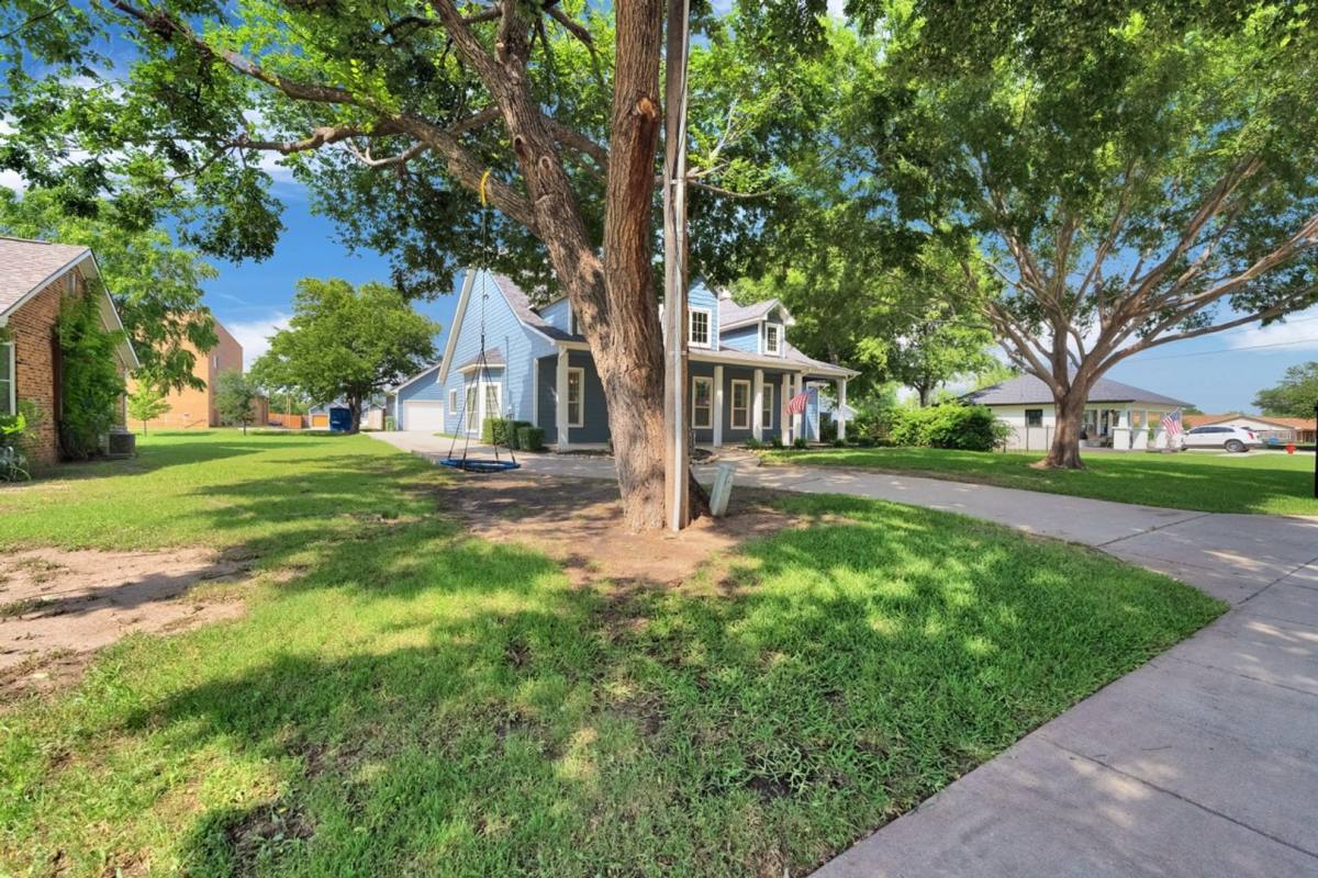 House for rent at 305 Main St, Roanoke, TX 76262