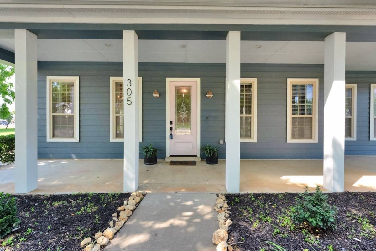 House for rent at 305 Main St, Roanoke, TX 76262