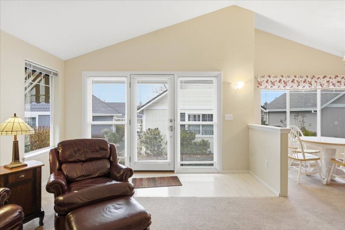 House for rent at 471 Scottsdale Circle, Medford, OR 97504