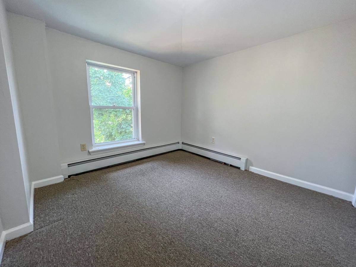 Apartment for rent at 16-18 Elmer St, Hartford, CT 06120