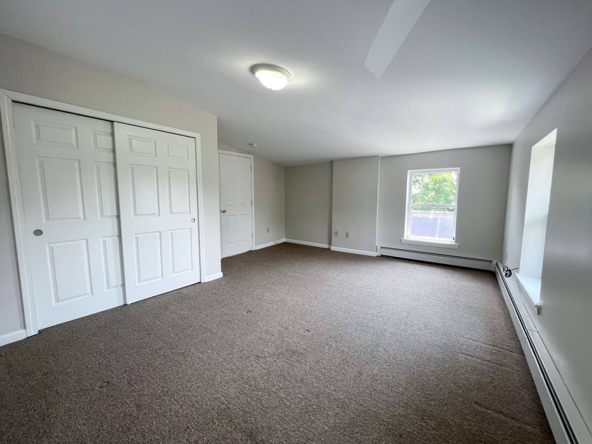 Apartment for rent at 16-18 Elmer St, Hartford, CT 06120
