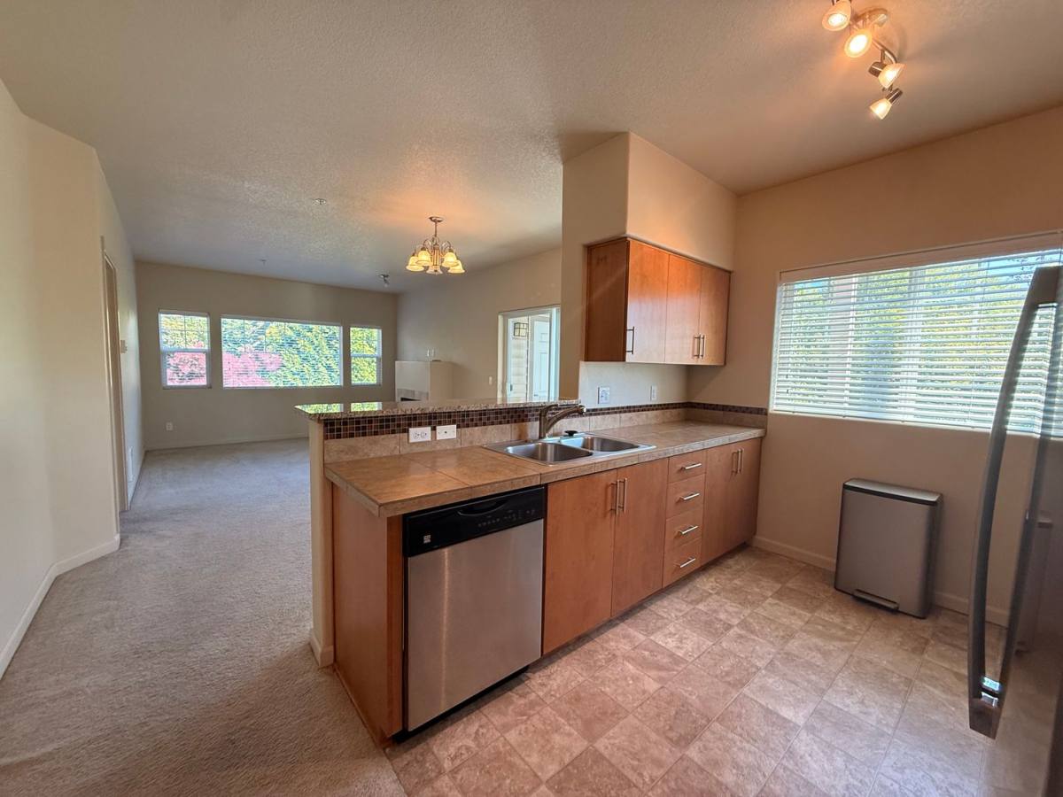 Condo for rent at 10834 NE Holly St #202, Beaverton, OR 97006