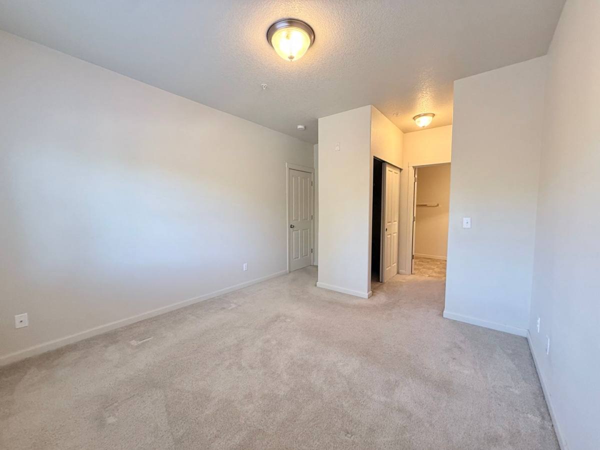 Condo for rent at 10834 NE Holly St #202, Beaverton, OR 97006