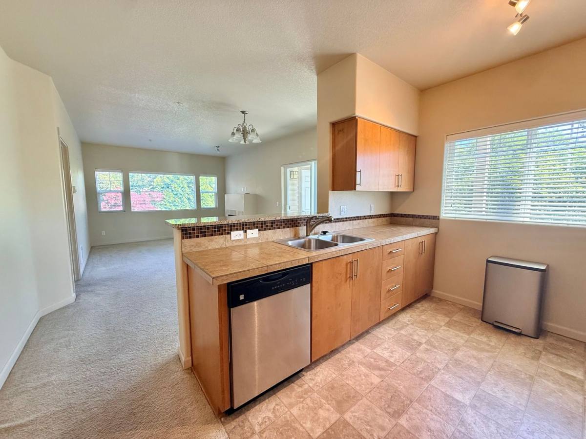 Condo for rent at 10834 NE Holly St #202, Beaverton, OR 97006