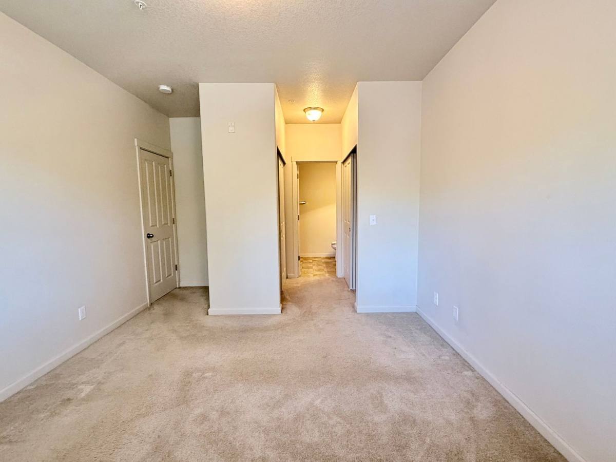 Condo for rent at 10834 NE Holly St #202, Beaverton, OR 97006
