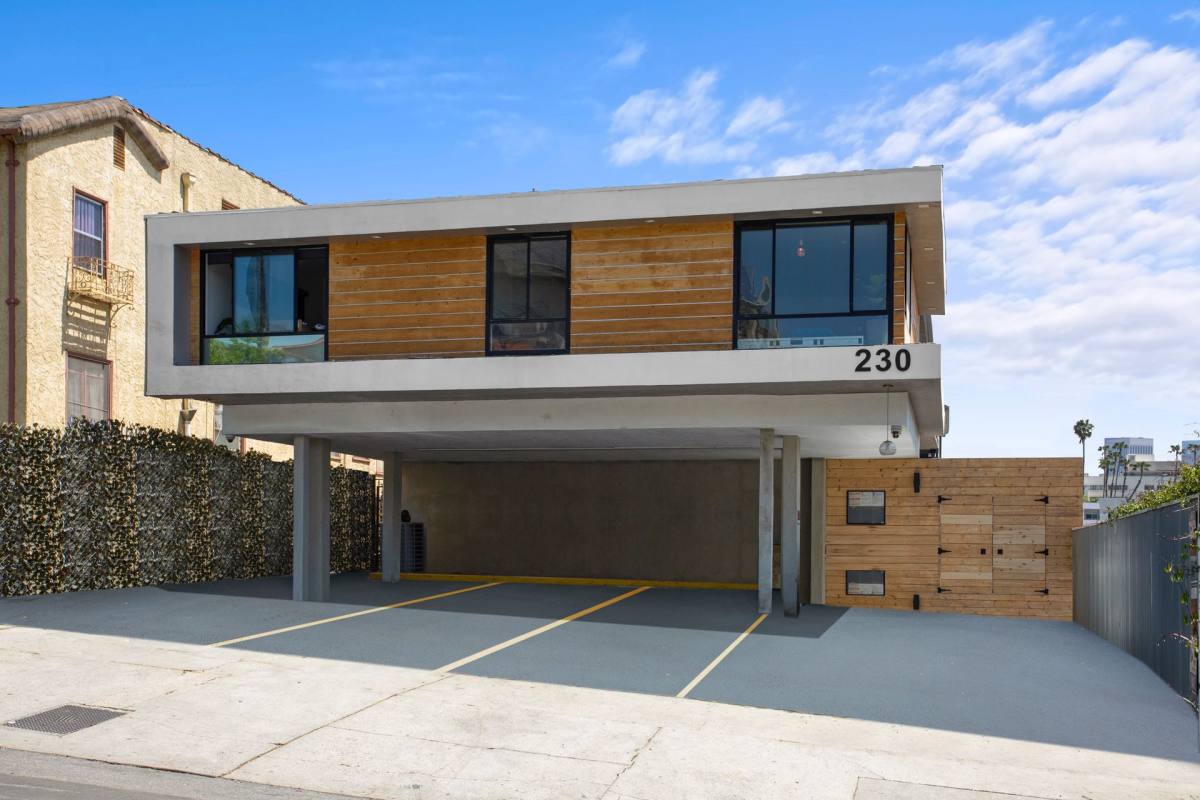 Apartment for rent at 230 S Carondelet St, Los Angeles, CA 90057