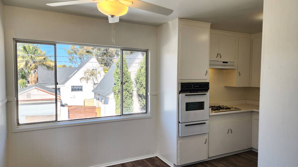 Apartment for rent at 164-70 D Ave, Coronado, CA 92118