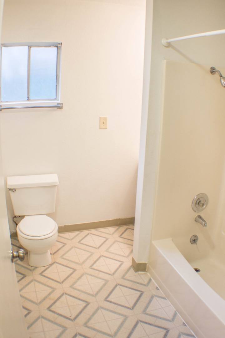 Apartment for rent at 2217-2221 Lee St SE, Salem, OR 97301