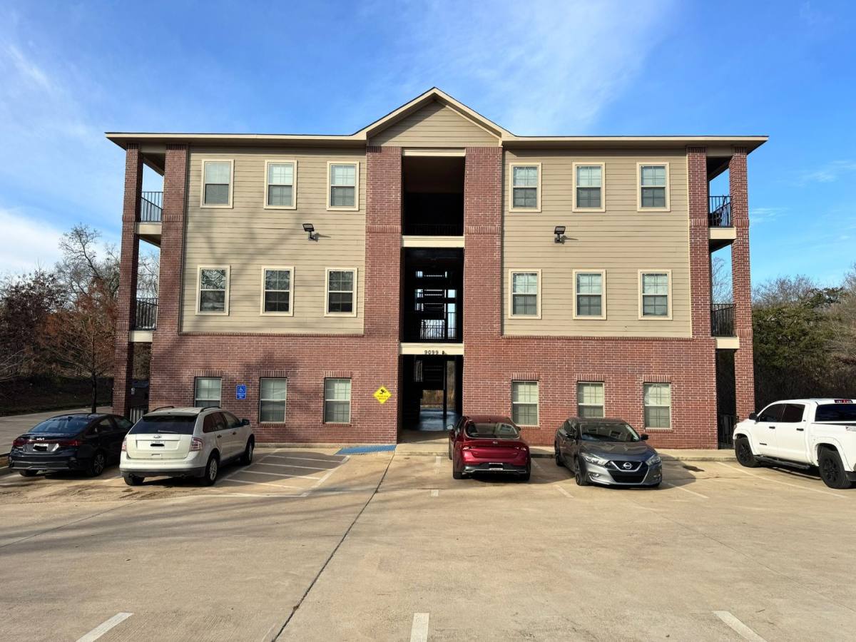 Apartment for rent at 9099 Bellwood Lake Dr, Tyler, TX 75709