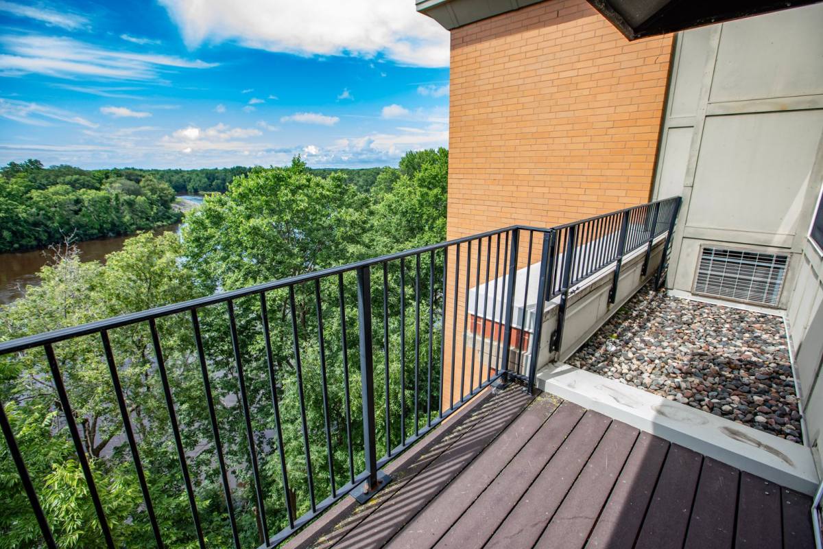 Apartment for rent at 633 Main St NW, Elk River, MN 55330