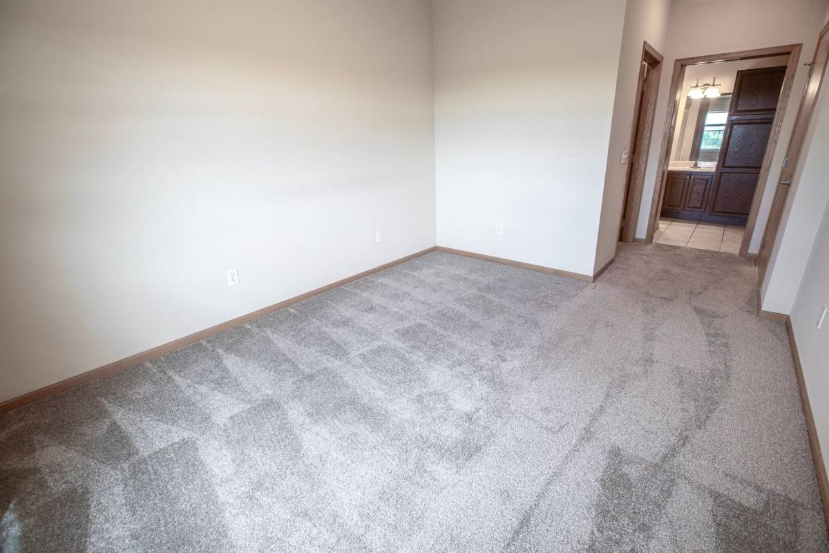 Apartment for rent at 633 Main St NW, Elk River, MN 55330