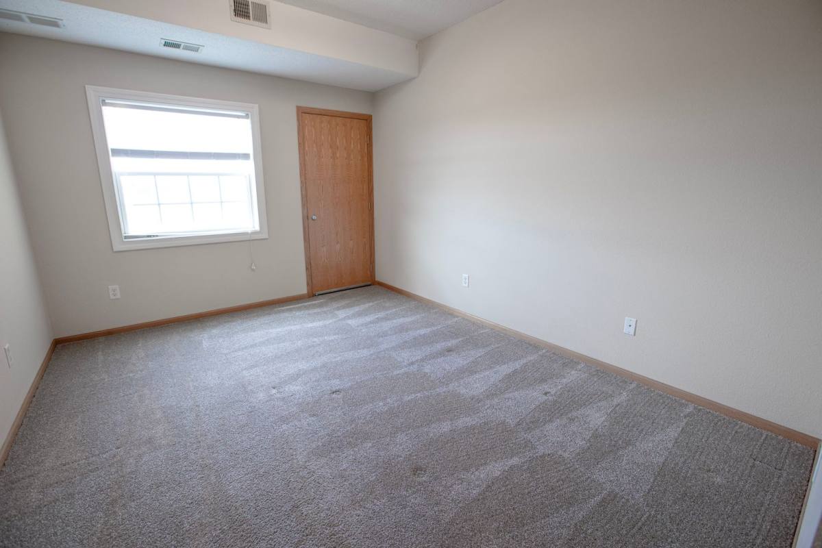 Apartment for rent at 633 Main St NW, Elk River, MN 55330