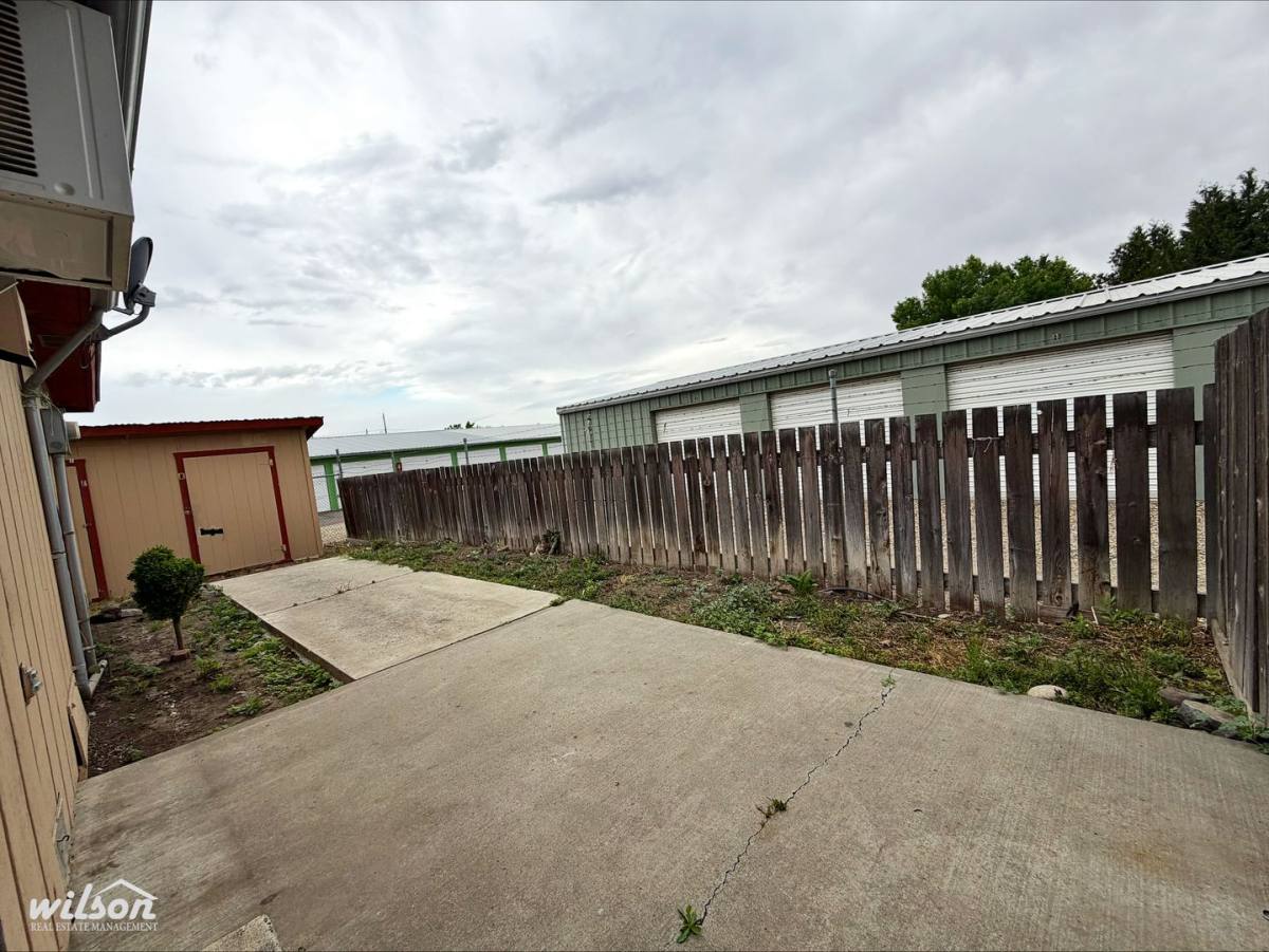 Apartment for rent at 603 607 Cemetery Rd, Sunnyside, WA 98944