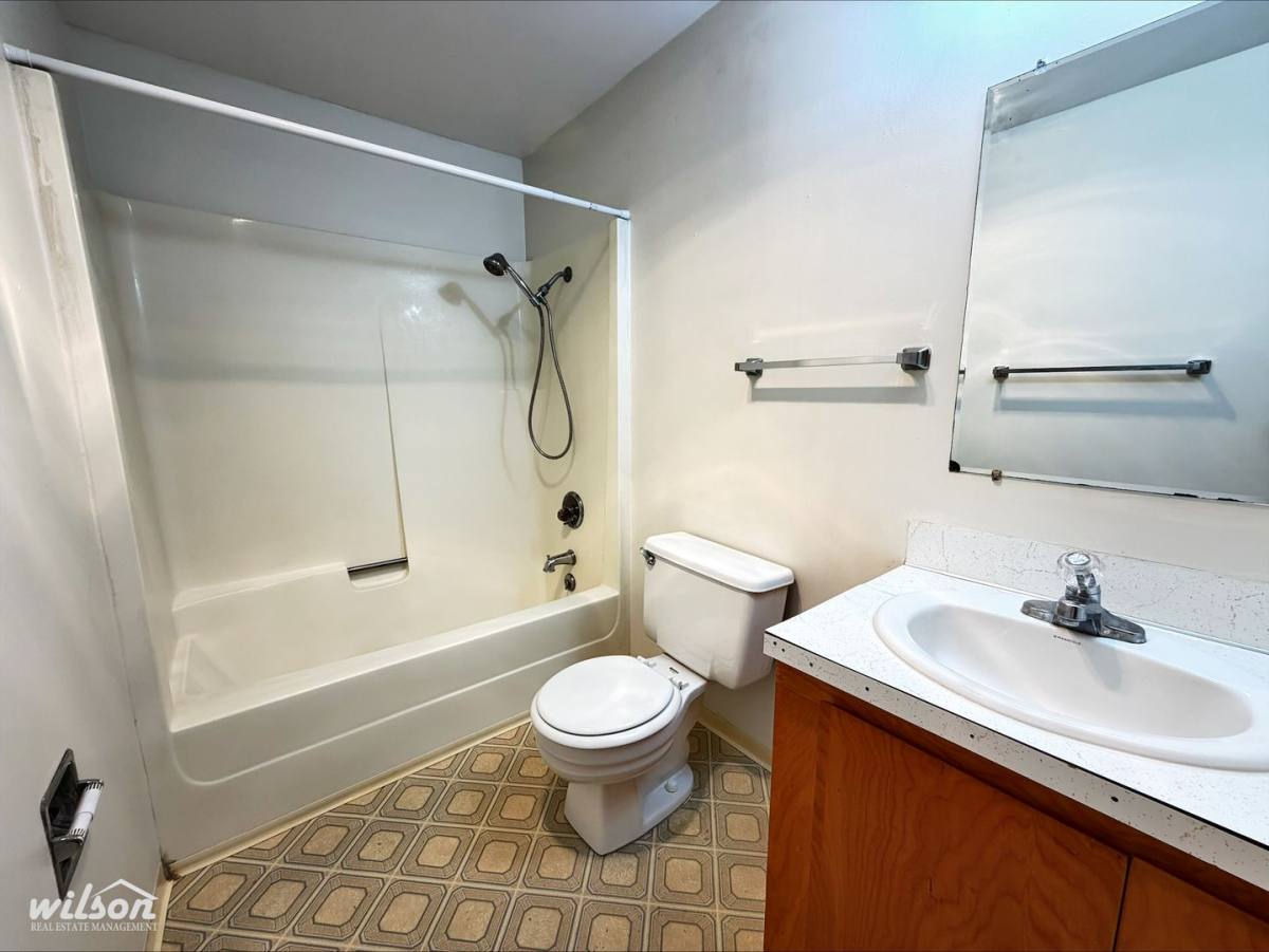Apartment for rent at 603 607 Cemetery Rd, Sunnyside, WA 98944