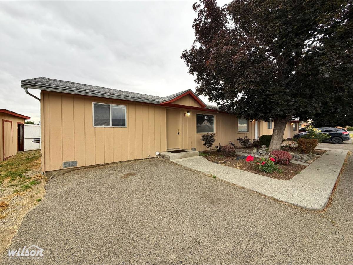 Apartment for rent at 603 607 Cemetery Rd, Sunnyside, WA 98944