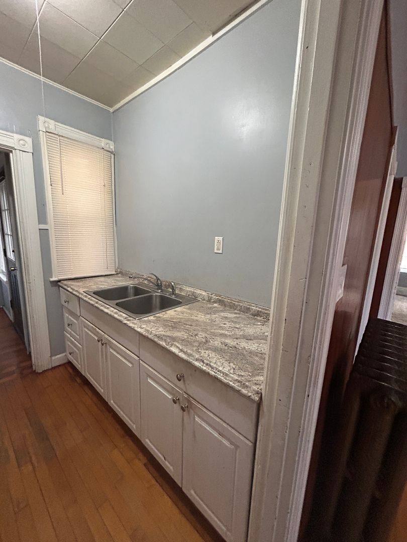 Apartment for rent at 91-93 Kelley St, Manchester, NH 03102