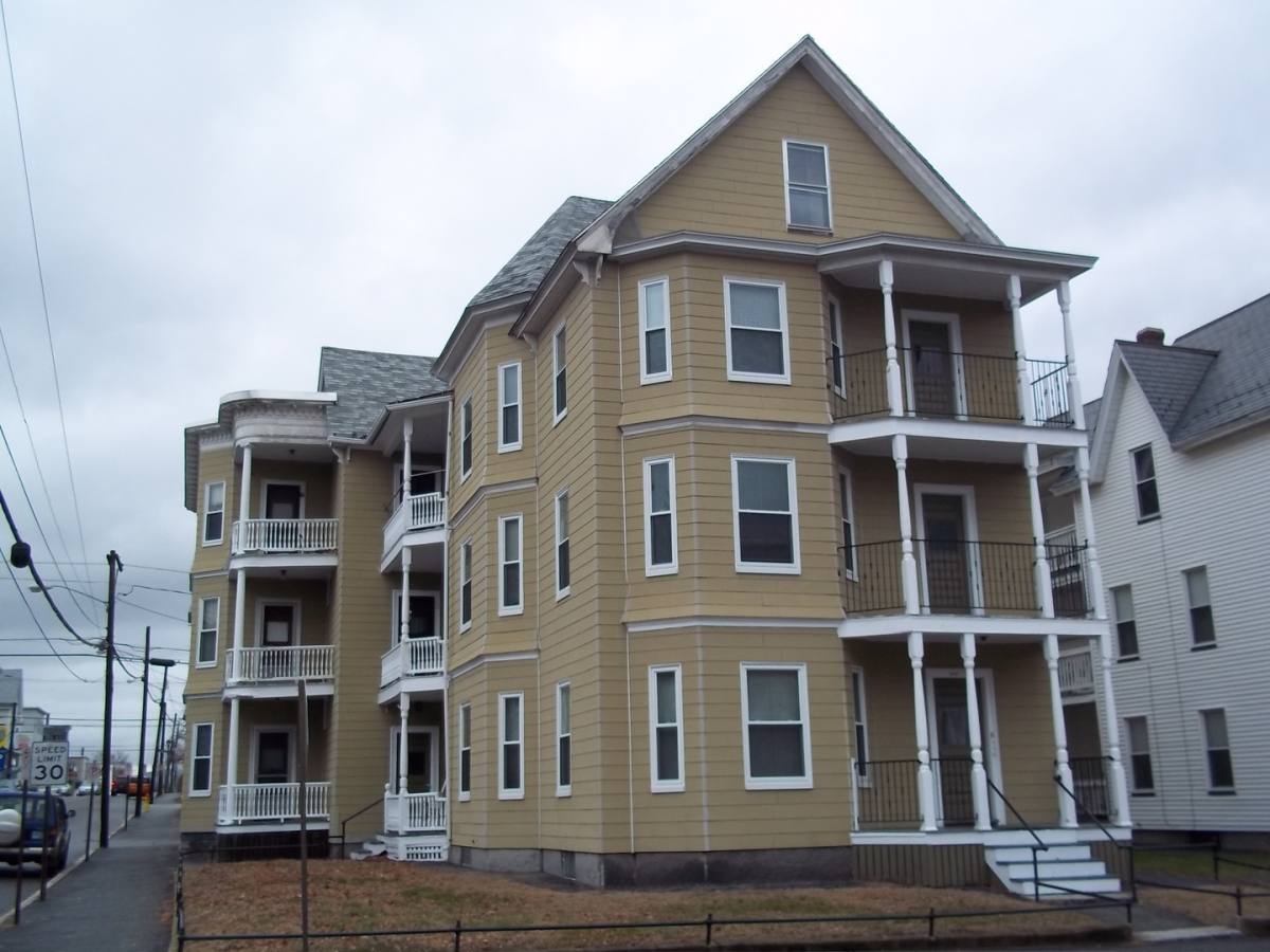 Apartment for rent at 91-93 Kelley St, Manchester, NH 03102