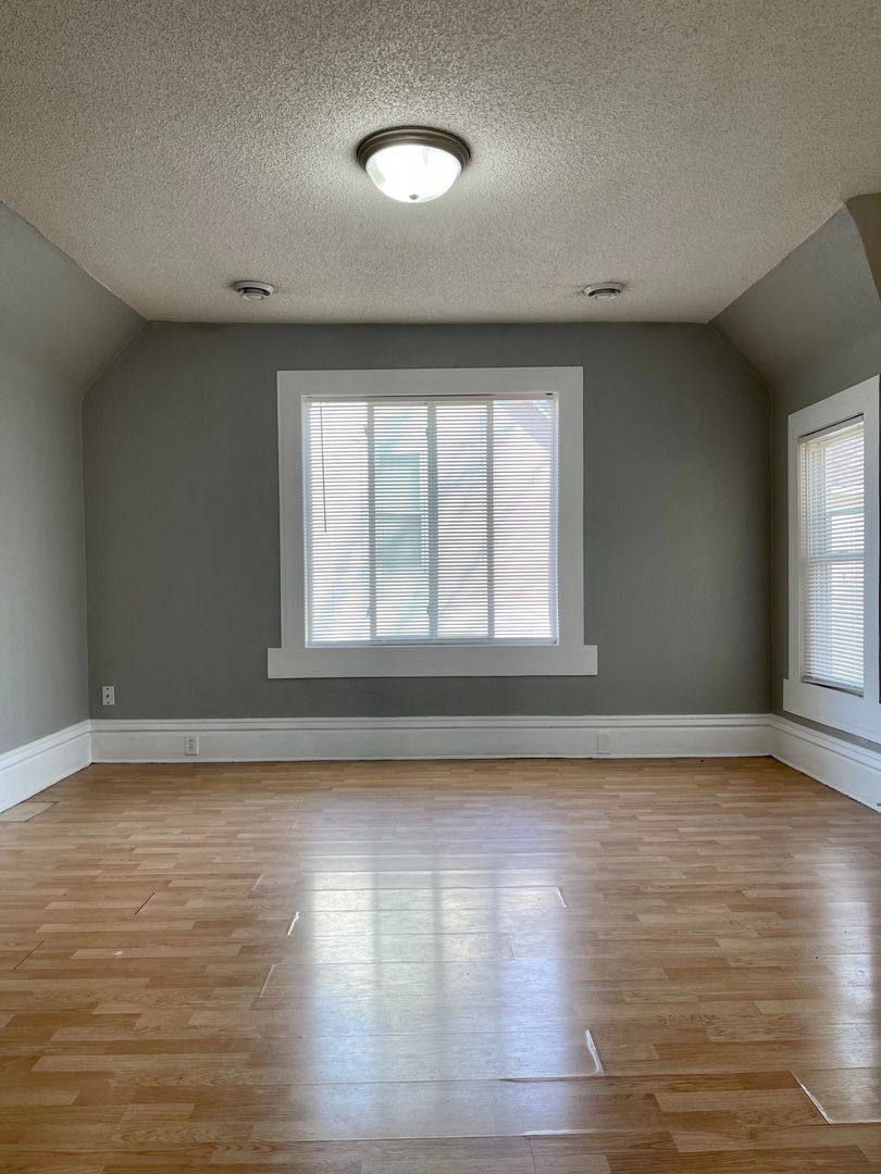 Apartment for rent at 973 Geranium Ave E, Saint Paul, MN 55106