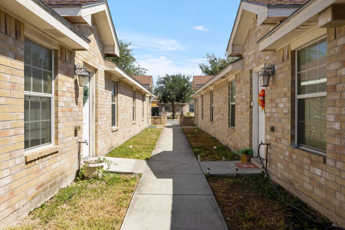 Apartment for rent at 2100 Kerria Ave, McAllen, TX 78501