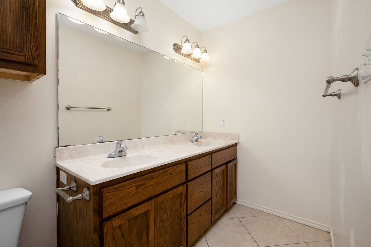 Apartment for rent at 2100 Kerria Ave, McAllen, TX 78501
