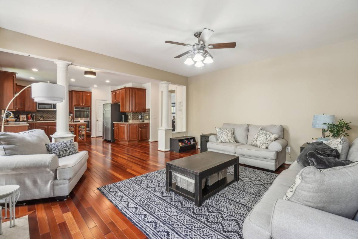 House for rent at 18119 Camdenhurst Dr, Gainesville, VA 20155