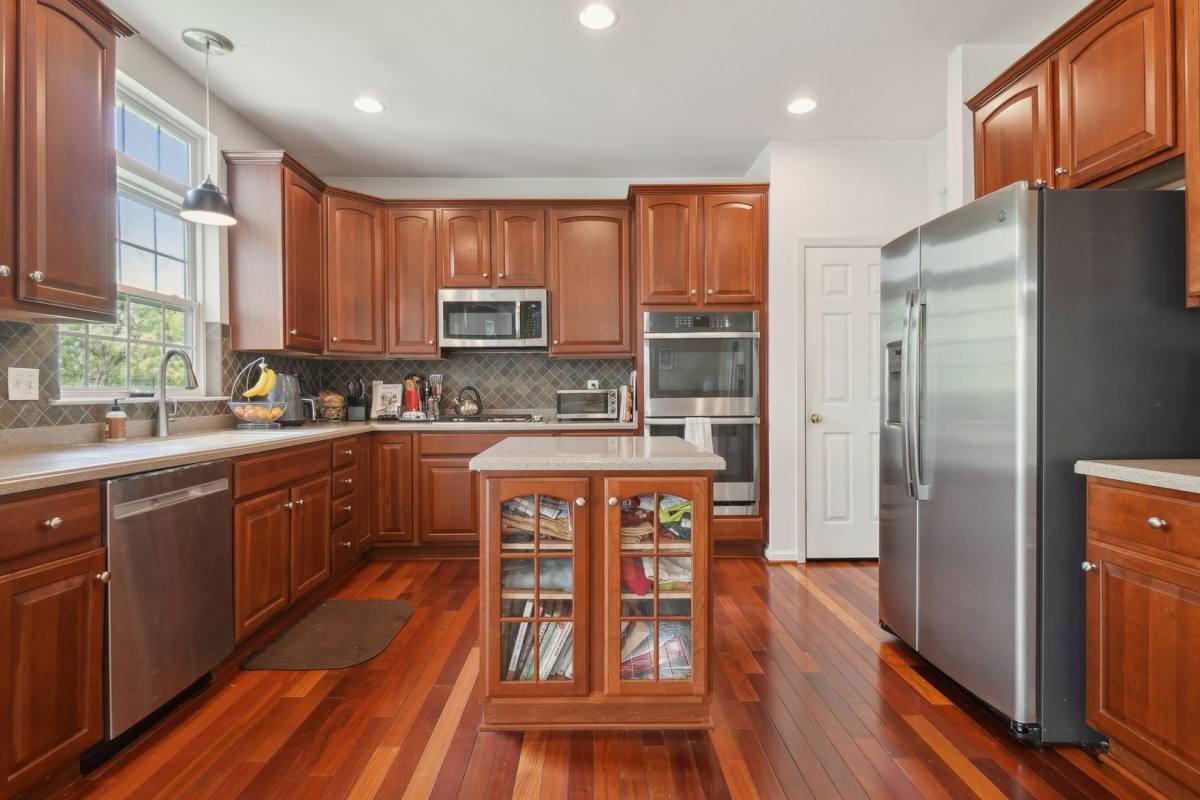 House for rent at 18119 Camdenhurst Dr, Gainesville, VA 20155