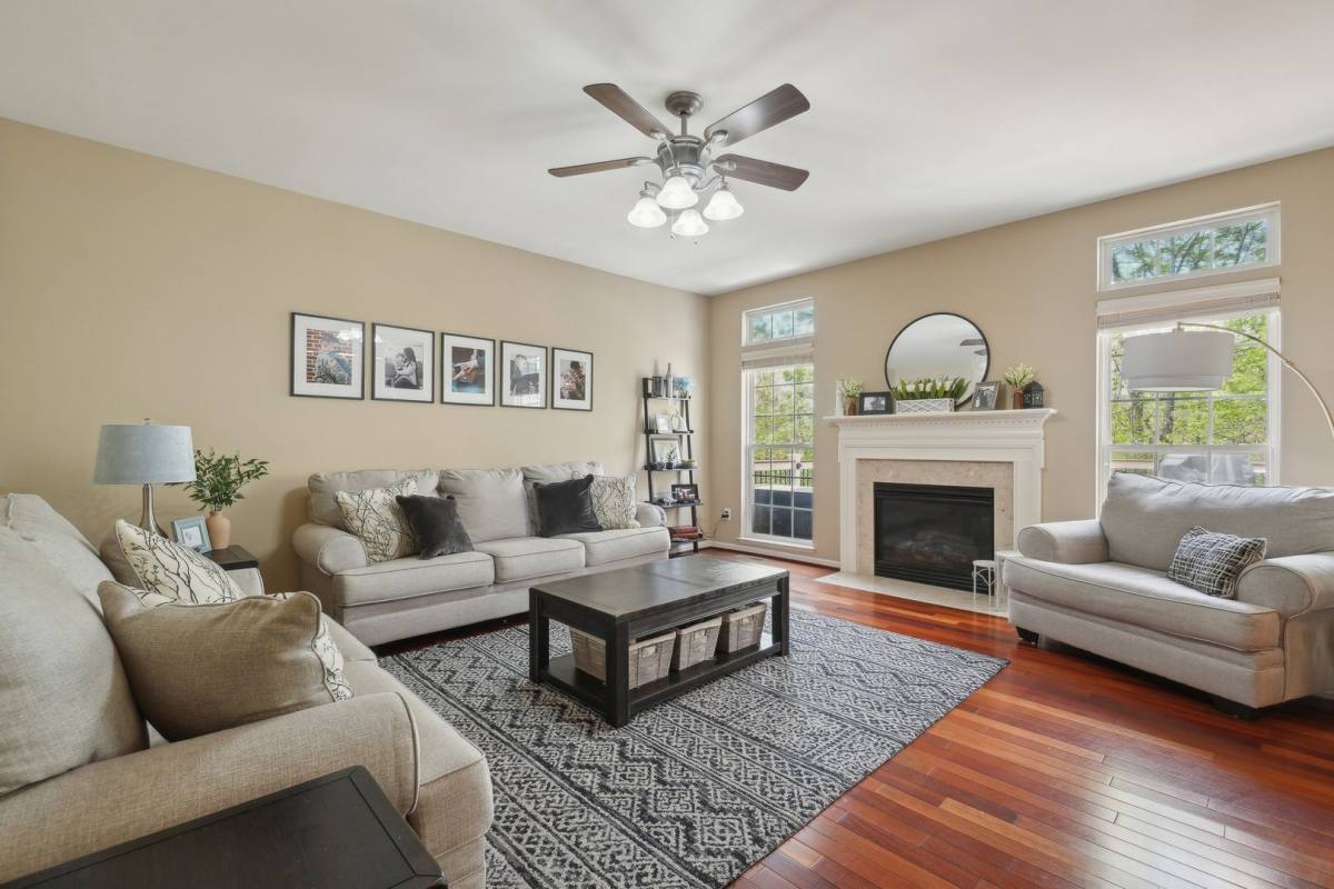 House for rent at 18119 Camdenhurst Dr, Gainesville, VA 20155