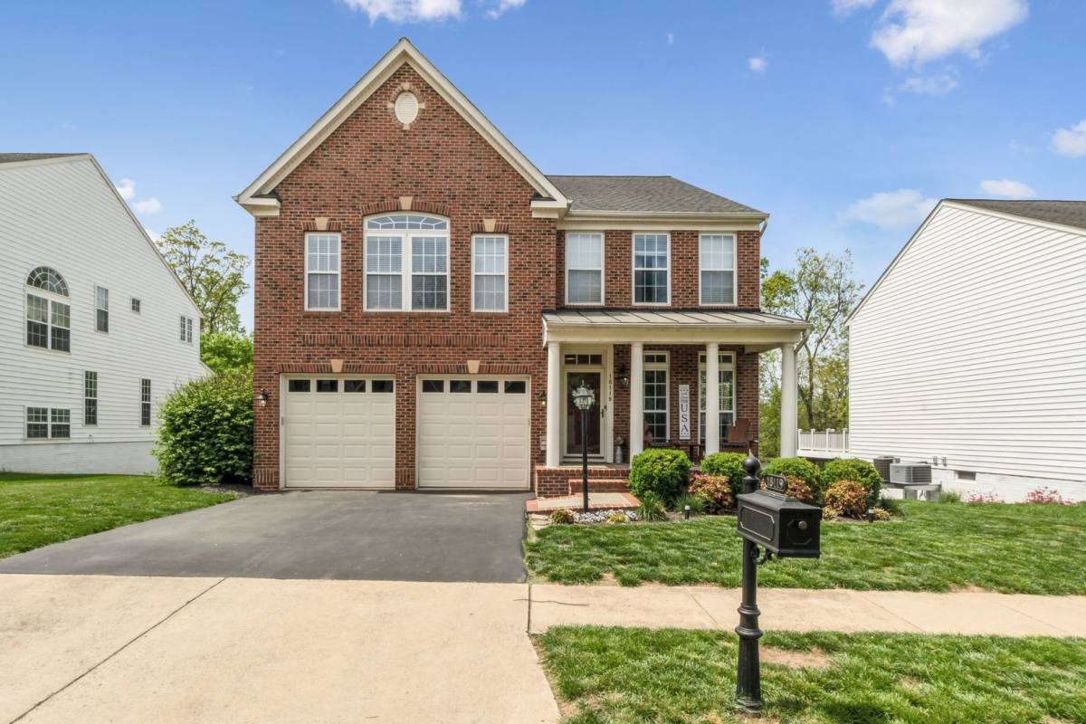 House for rent at 18119 Camdenhurst Dr, Gainesville, VA 20155