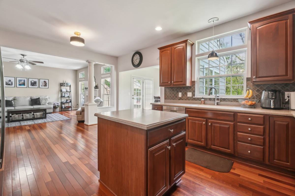 House for rent at 18119 Camdenhurst Dr, Gainesville, VA 20155