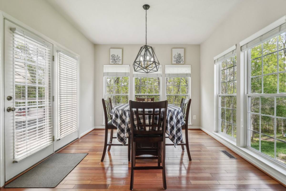 House for rent at 18119 Camdenhurst Dr, Gainesville, VA 20155