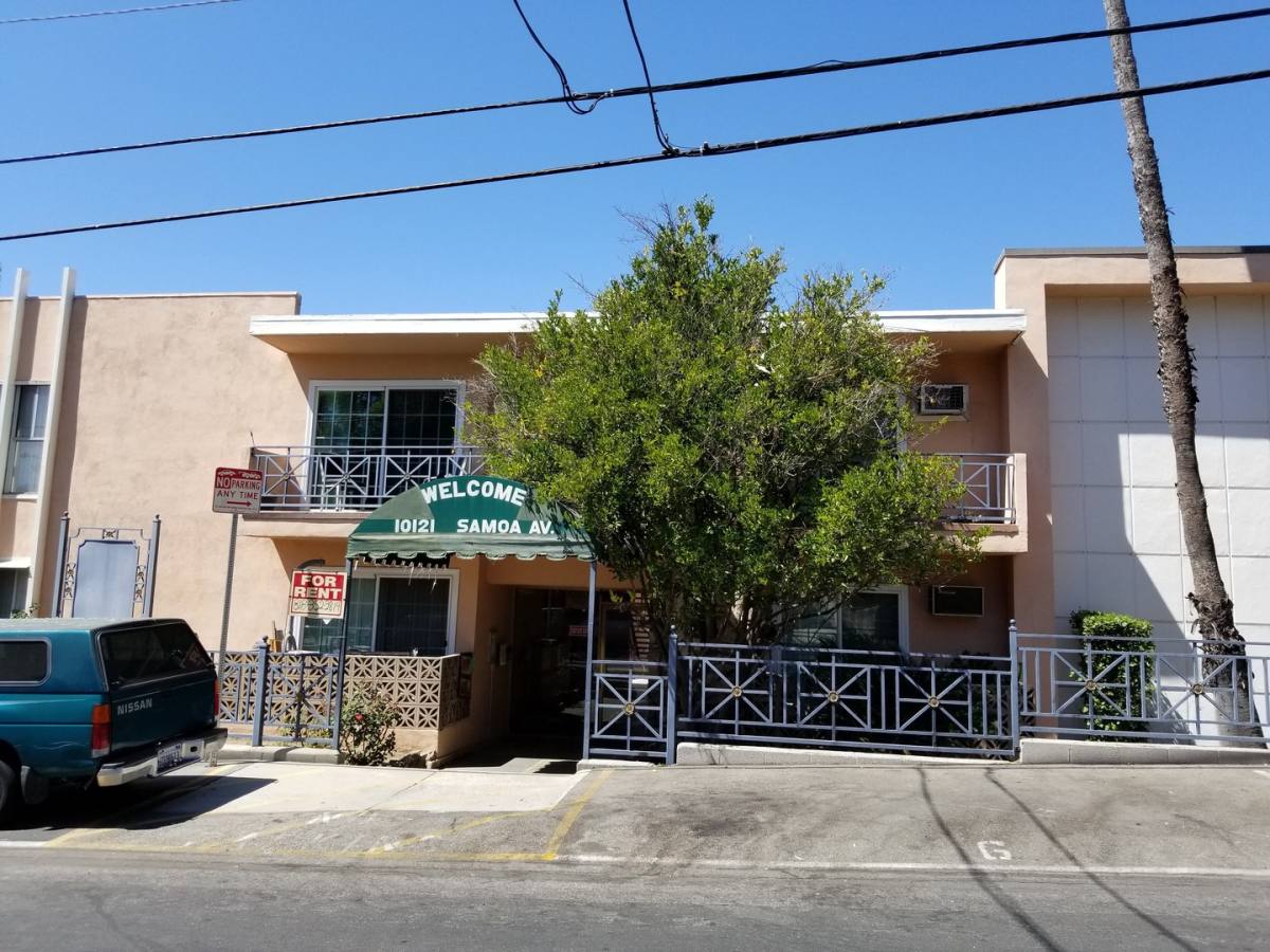 Apartment for rent at 10121 Samoa Ave, Tujunga, CA 91042